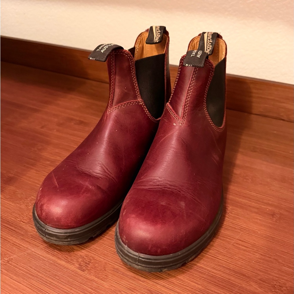 Blundstone Burgundy Leather Chelsea Boots
